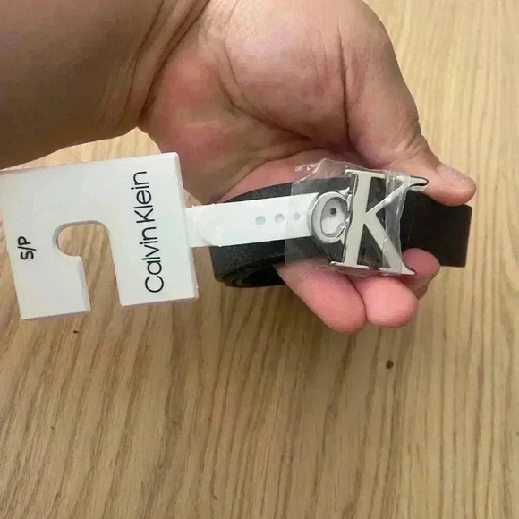 🆕Calvin Klein women's skinny belt CK Monogram Buckle S🆕 - Picture 3 of 11